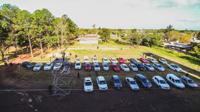 Auto Culto a pesar de la prohibici n dos iglesias evang licas