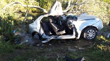 Impresionante accidente en avenida Sab n deja cuatro j venes