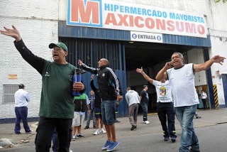 Solicitan indagatoria a Camioneros por los bloqueos a Maxiconsumo